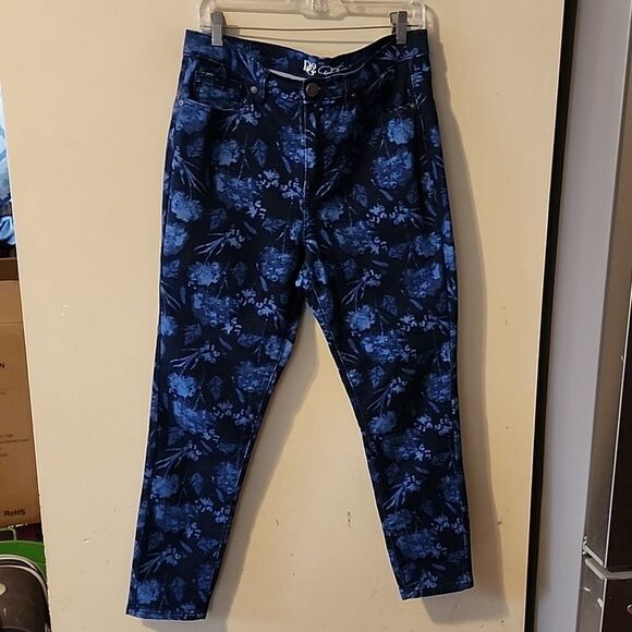 Beautiful DG2  HIGH RISE JEANS SIZE 12 PERFECT CONDITION - Picture 1 of 5